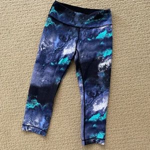 Lululemon wunder under crop Denim Luon Milky Way